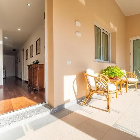 Le Bouganville Alojamento de Acomodação e Pequeno-almoço Capoterra