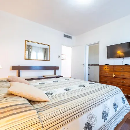 Le Bouganville Bed & Breakfast 3*