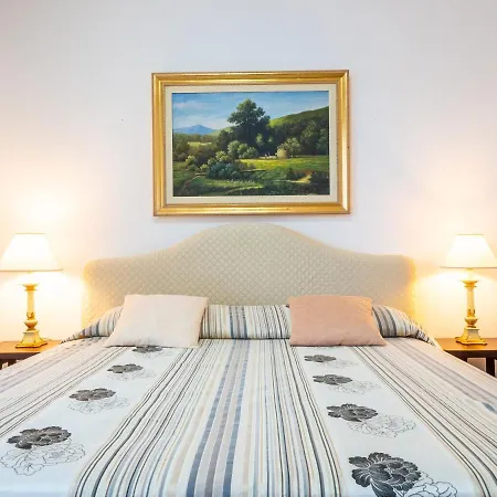 Le Bouganville Bed & Breakfast *
