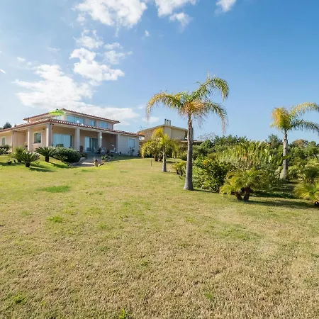 Le Bouganville Bed & Breakfast *