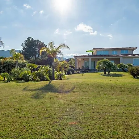 Le Bouganville Bed & Breakfast 3*